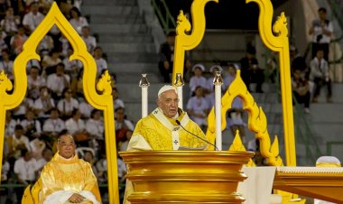 Papa Francis, bulunacak Covid-19 aşısının dünyada herkesin kullanımına açık olmasını istedi