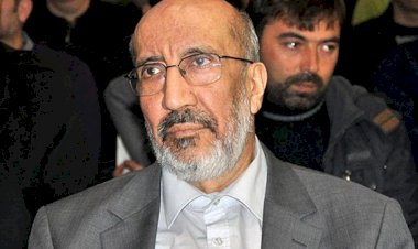 Dilipak: Politikacı cam evde oturmalı