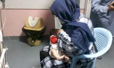 Kabil'de doğum hastanesine saldırı sonrası öksüz kalan bebekleri emziren anne: Firuze Ömer