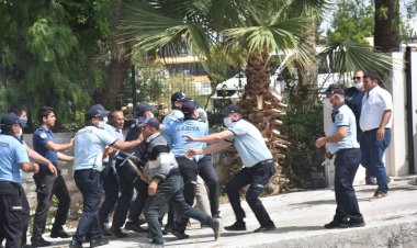 Didim Belediyesi tarafından kıyı kenar çizgisini ihlal eden bir yapının yıkım işlemi gerçekleşti.