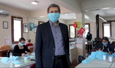 FOÇADA GÖNÜLLÜ  ÖĞRETMENLERDEN 10 BİN MASKE