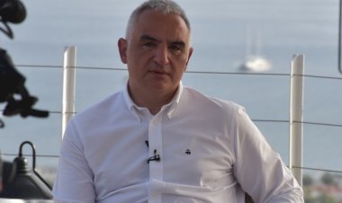 Kültür ve Turizm Bakanı Ersoy: Bir terslik olmazsa 28 Mayıs gibi iç turizm hareketiyle inşallah turizm başlar