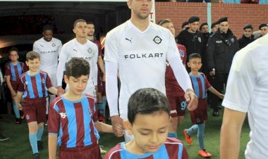 ALTAY’DA CENK ÖZKACAR’A RESMİ TEKLİFLER VAR