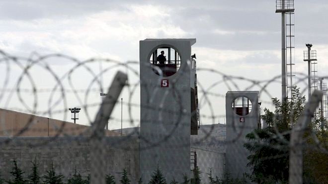 Koronavirüs: Cezaevlerinde alınan önlemler yeterli mi?