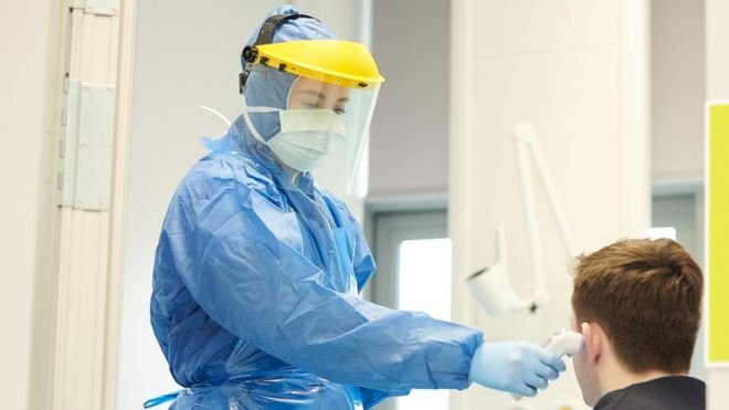 Koronavirüs: Selegna Tekstil, İngiltere'nin kullanılmayacağını açıkladığı 400 bin koruyucu önlük için şikayet almadığını açıkladı
