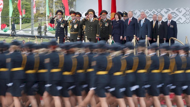 Koronaya rağmen Belarus'ta Zafer Günü kutlamaları düzenlendi