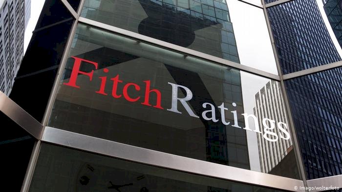 Fitch: Lira'da baskı sürerse faiz artışı gelir