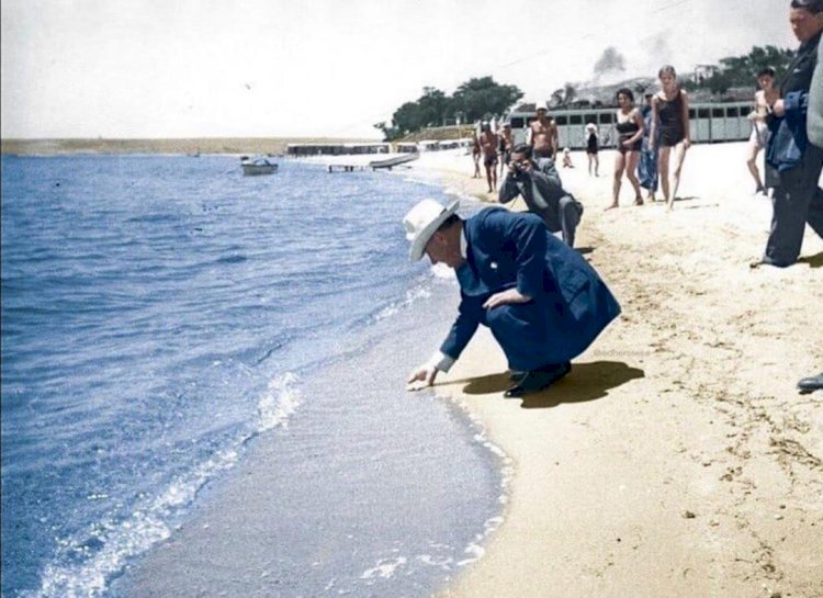 İşte Atatürk'ün büyüklüğünü anlatan fotoğraf: Bu hareketine hayran kalacaksınız