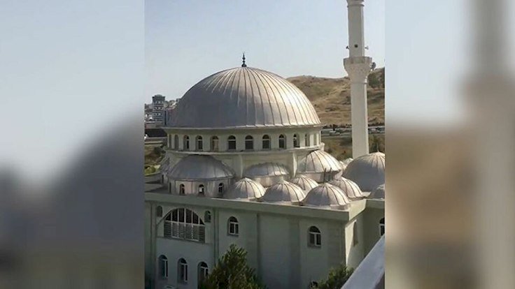 İzmir’de camilerden Çav Bella marşı çalındı