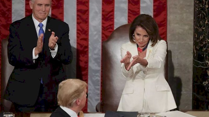 Trump ile Pelosi arasında “akıl hastası” ve “şişko” polemiği, Trump’ın konuşma metnini yırtmıştı