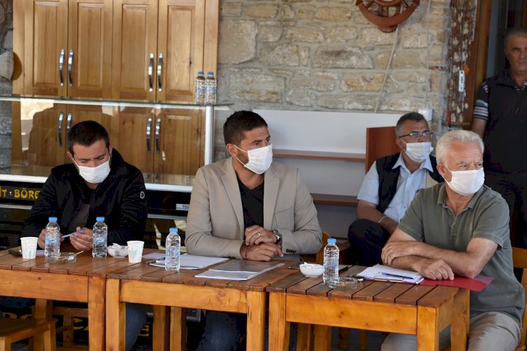 BAŞKAN FATİH GÜRBÜZ, YENİ FOÇA SAHİL BANDI ESNAFI İLE GÖRÜŞTÜ
