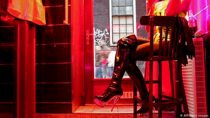 Almanya'da seks işçilerinden "Genelevler açılsın" çağrısı