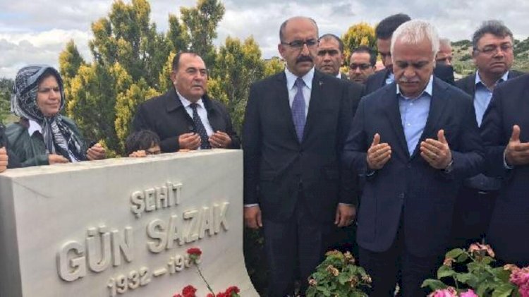 Şehit Bakan Gün Sazak unutulmadı