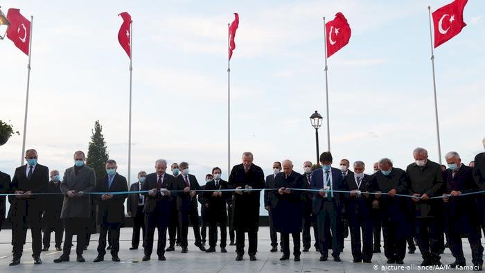 27 Mayıs darbesinin yıldönümünde darbecilik suçlamaları