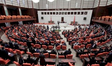 Meclis’te vekillere ait bin 62 fezleke bekliyor