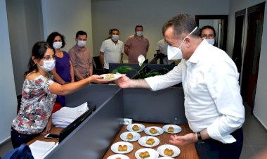 Başkan Özyiğit, personellerle buluşmaya devam ediyor