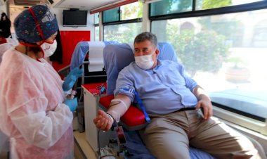 Başkan Oran Çeşmeliler’i kan vermeye davet etti