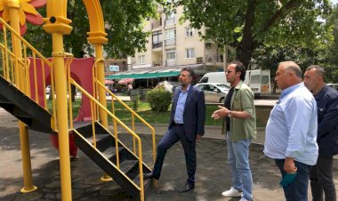 Bayraklı’nın parkları çiçek gibi