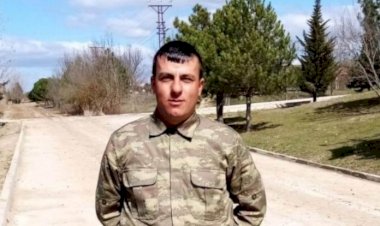 'İntihar etti' denilen asker için suç duyurusu: Bileklerinde bağlama, vücudunda darp izleri vardı