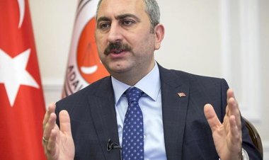 Adalet Bakanı Gül: Berberoğlu ile ilgili bir eleştirisi söz konusu olacaksa ana muhalefetin önce dönüp kendisine bakması lazım