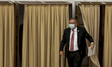 CHP'liler kabinden çıkmadı: Berberoğlu'na darbe yapanları düşünerek oy verdik