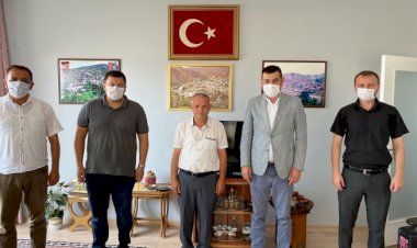 Alanya MHP şehit babalarını unutmadı