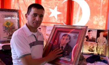 Şehit babası, hüznünü oğlunun hatıralarıyla dindirmeye çalışıyor