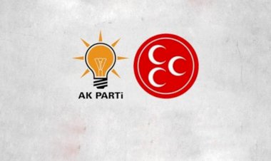 AKP'yi eleştiren MHP'li isim istifa etti!