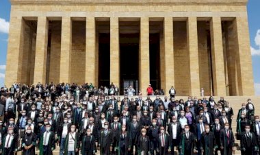 Barolar yürüyüşü Anıtkabir'de sonlandırdı: "Türkiye'de savunma tarihi tekrar yazıldı"