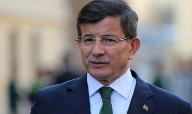 Ahmet Davutoğlu "Tam 7 yıl önceydi" dedi ve hükümete o tweetleri hatırlattı!