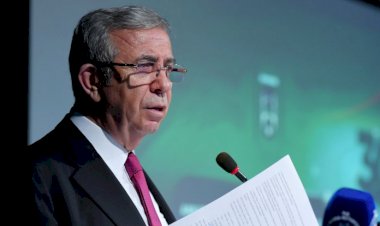 Mansur Yavaş: İnsanlar su içemezken buraya dinozor yığmanın alemi var mı?