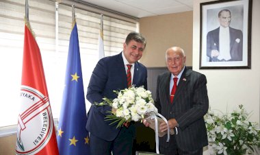 Karşıyaka’da ‘tarihi’ buluşma