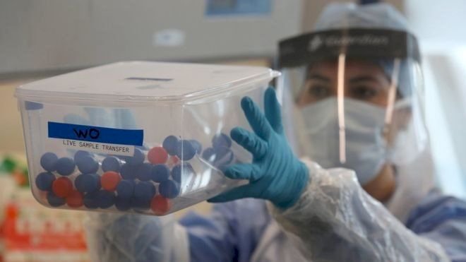 Koronavirüs: Guardian gazetesi İngiltere'de hastanelerin Covid-19 tedavisi için beş yeni ilacı deneyeceklerini yazdı