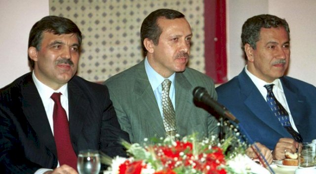 Ben aynı yerdeyim ama AK Parti Bahçeli ve Perinçek’in mahallesine taşındı