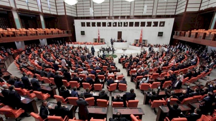 Meclis’te vekillere ait bin 62 fezleke bekliyor