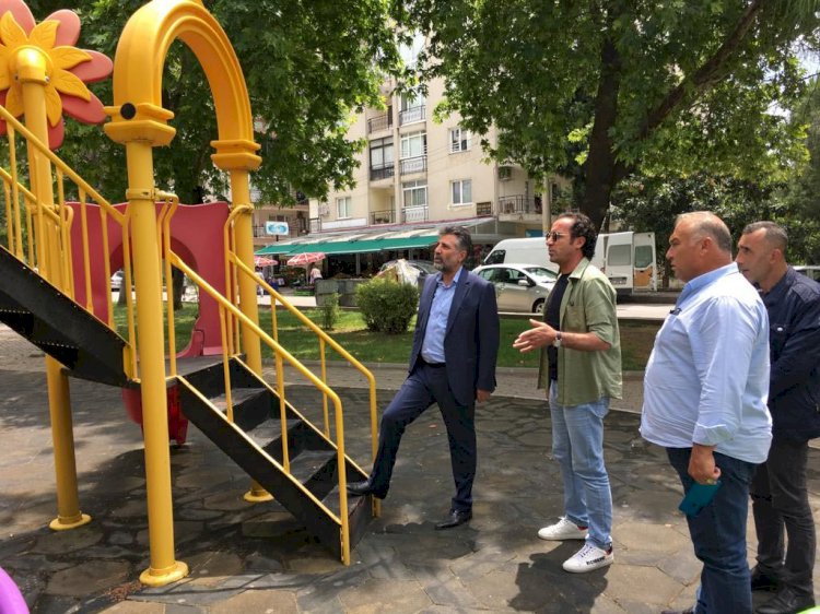 Bayraklı’nın parkları çiçek gibi