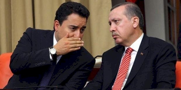 Babacan AK Parti'yi eleştiri yağmuruna tuttu! Siyaset ve ekonomide...