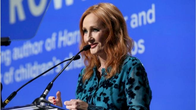 Harry Potter'ın yazarı J.K. Rowling, aile içi tacize ve cinsel saldırıya maruz kaldığını açıkladı