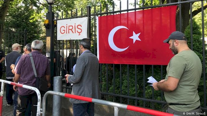 Türkiye'den emekli yurt dışındaki Türklerin maaşı değişecek mi?
