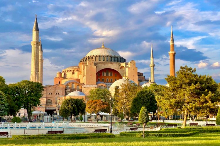 İçinde ‘düşmanın’ yaşatıldığı bellek: Ayasofya