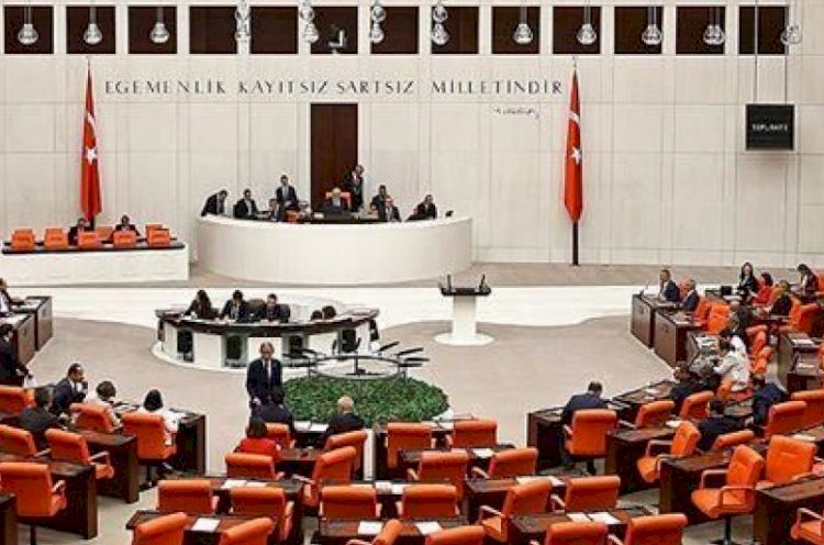 MetroPOLL Araştırma Şirketi CEO'su Sencar: Muhalefet iktidarın kendilerine çizdiği oyun alanının dışına çıkamıyor