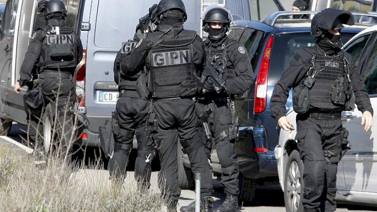 Fransa'da Çeçenler ve Araplar arasında silahlı çatışmalar yaşanıyor