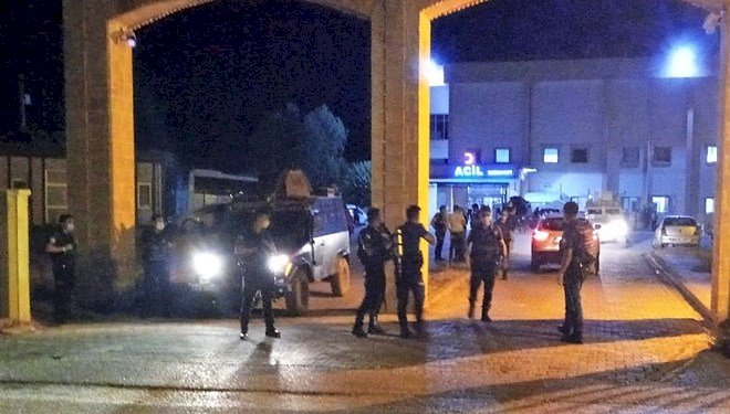 Şırnak Valiliği: Bölücü terör örgütünün yerleştirdiği değerlendirilen patlayıcıyla dört işçi şehit oldu