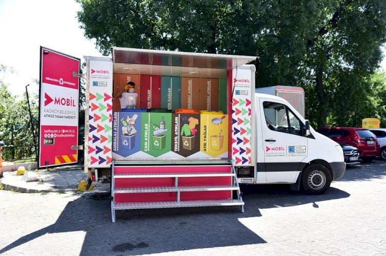 MOBİL ATIK ARACI KADIKÖY YOLLARINDA