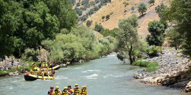 Beytüşşebaplı 118 şehit anısına rafting