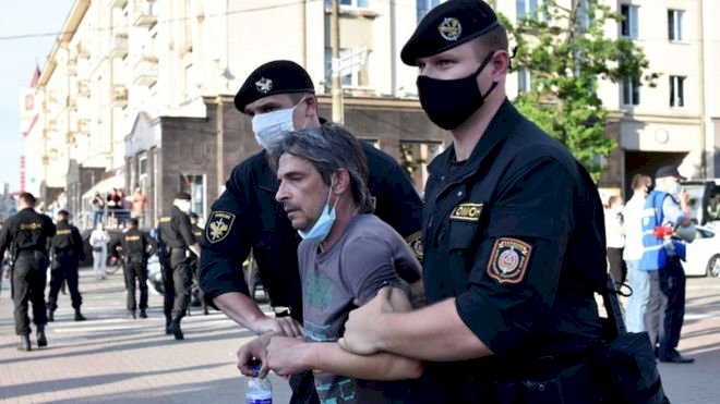 Belarus'ta devlet başkanı adayı gözaltında: 'Ülkeyi istikrarsızlaştırmaya yönelik planı önledik'