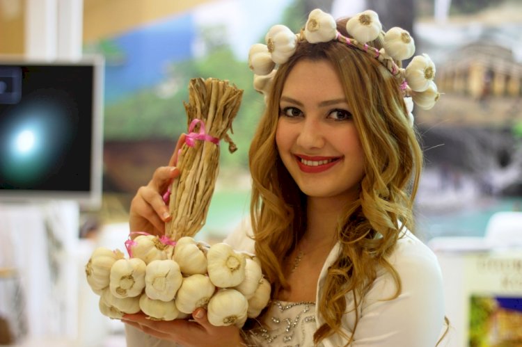 SARMISAK (allium sativum)  gözlerin görme gücünü, cinsel istek ve arzuyu zayıflatır.