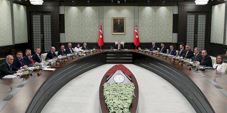 Kabine değişikliği olacak mı? Ünlü anketçi o tarihe dikkat çekti!