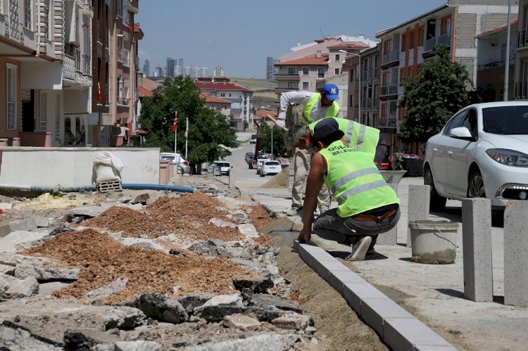 Gölbaşı Belediyesi kaldırım çalışmalarını tamamlıyor…