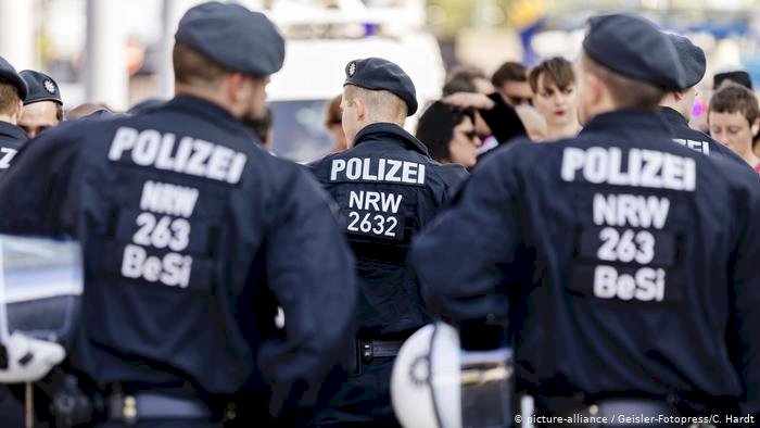 Zeit: Polisin şiddet tekeli özel denetime tabi tutulmalı